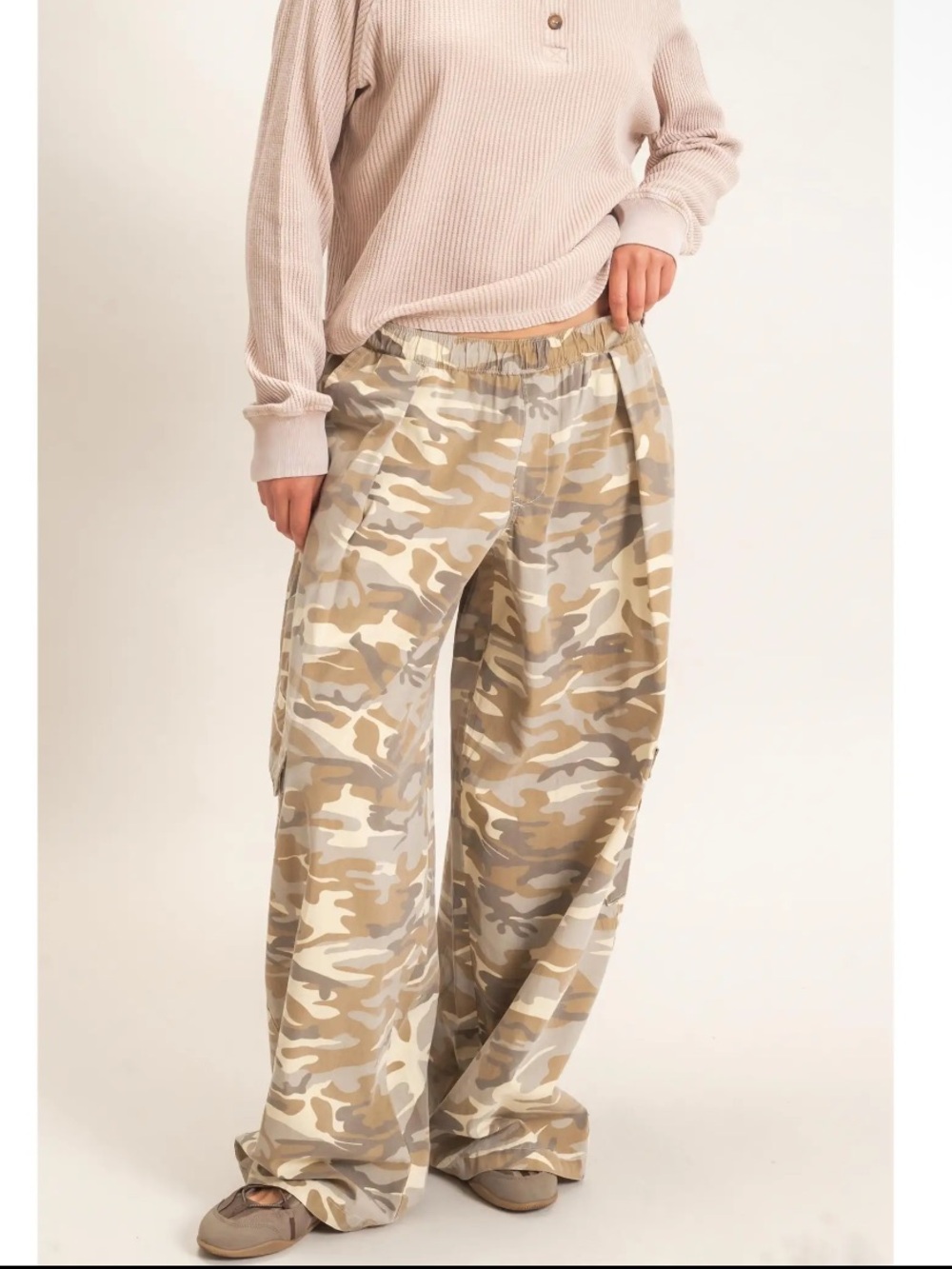 Double Zero Beige Camo Wide-Leg Cargo Pants